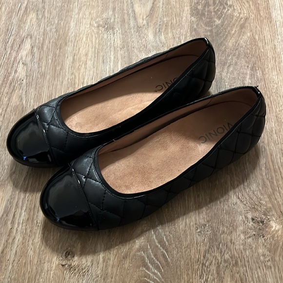 Vionic Desiree - Picture 2 of 4